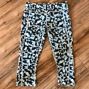 The North Face Capri workout leggings. Sz Small